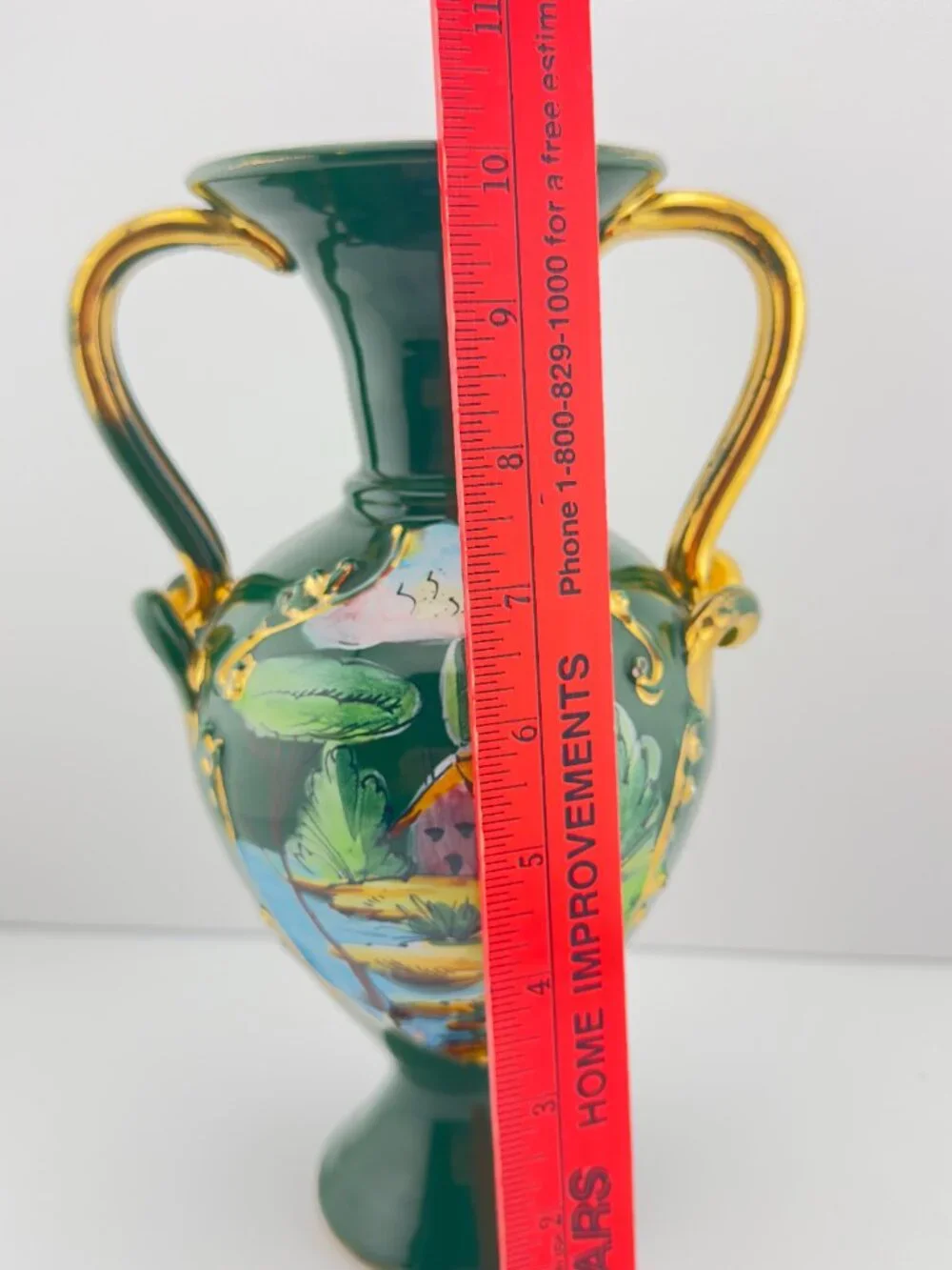 VINTAGE EUROPEAN- STYLE PORCELAIN AMPHORA URN VASE GLIT GOLD HANDLES